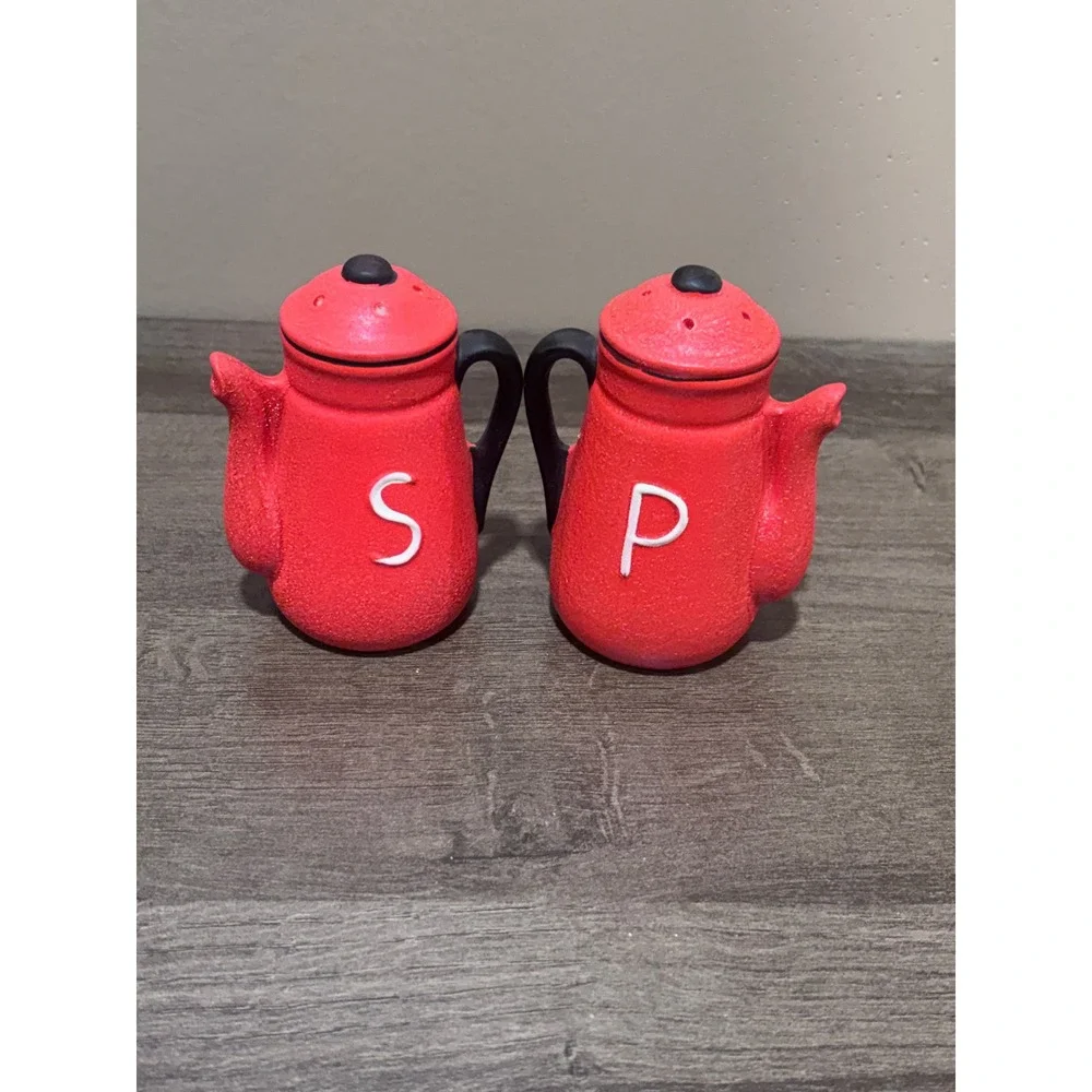 Vintage Enesco Red Teapot Salt and Pepper Shakers Set Retro Kitchenware